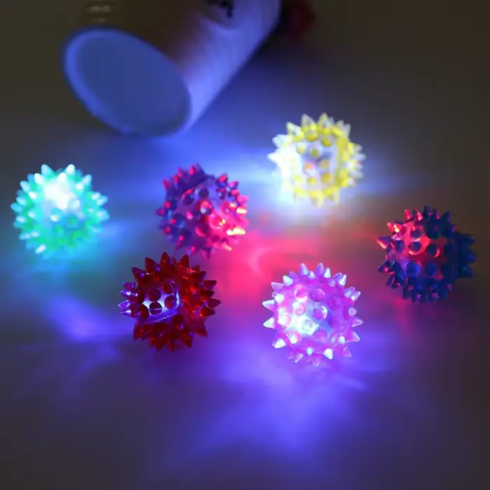 Boule de chat clignotante à LED, boules lumineuses roulantes, jouet de jeu coloré pour animaux de co