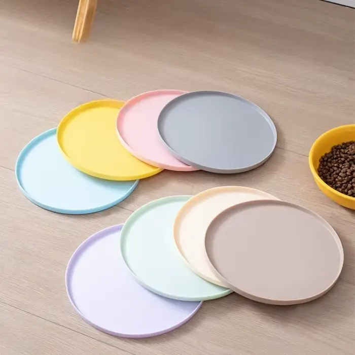 Les tapis repas pour animaux de compagnie sont anti-fuite
