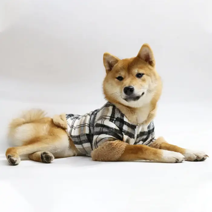 Veste d'hiver pour animaux de compagnie, vêtements chauds à grille pour petits chiens avec col en fo