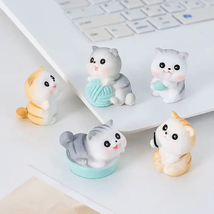 Figurine de petit chat en résine coquine, Mini chaton de dessin animé, ornements de bureau 3D, Figurines créatives montées sur voiture
