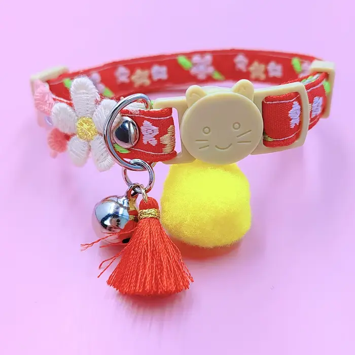 Collier pour chat avec cloche en dentelle, fleur, pendentif à pompon, boucle à dégagement rapide pou